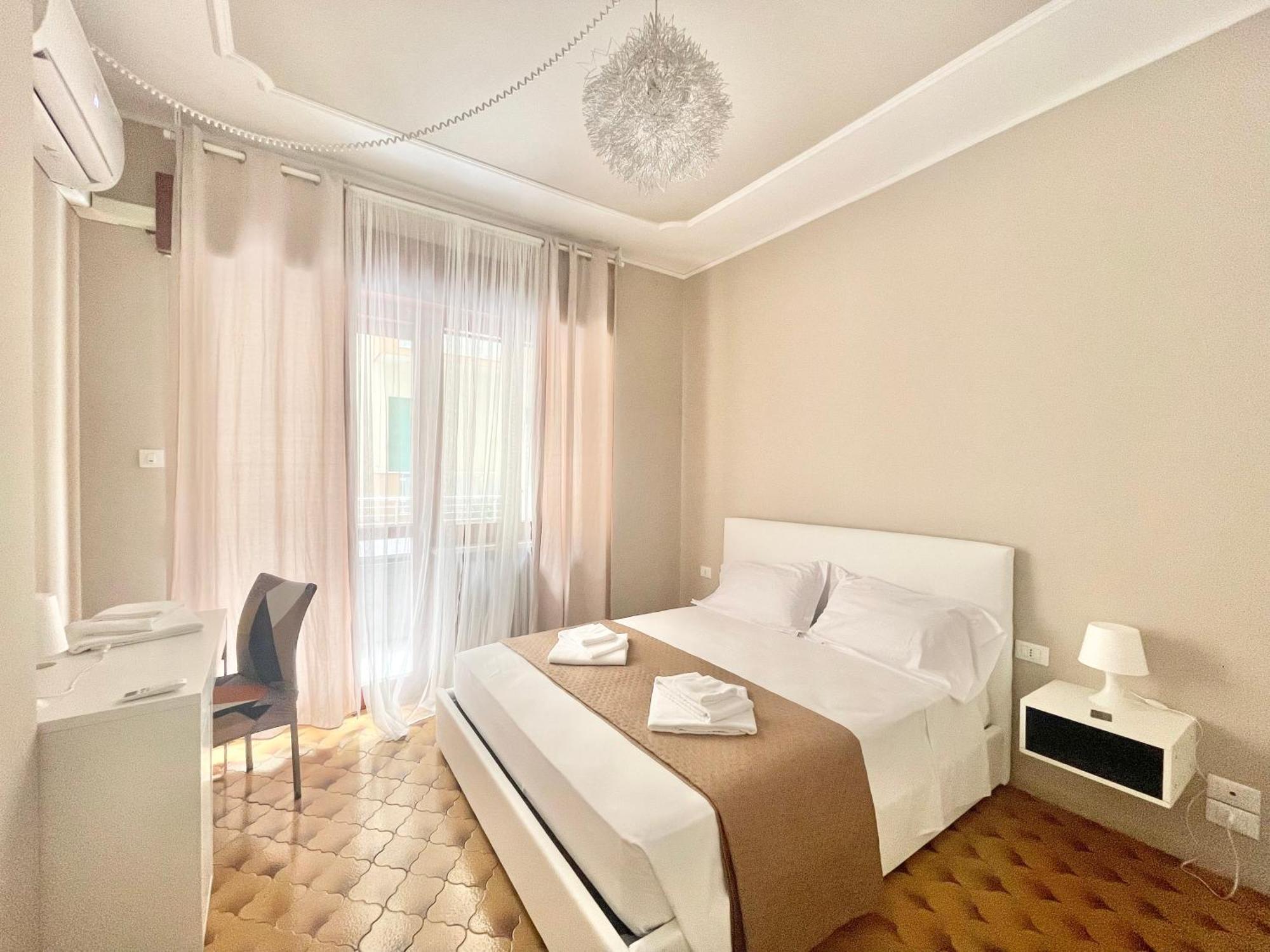 Regina Elena Apartments Пескара Экстерьер фото